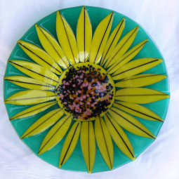 SUNFLOWER PLATE: Fused and slumped glass